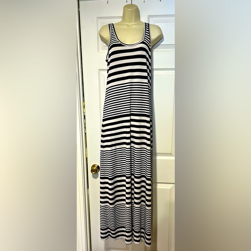 Sleeveless racer back maxi dress